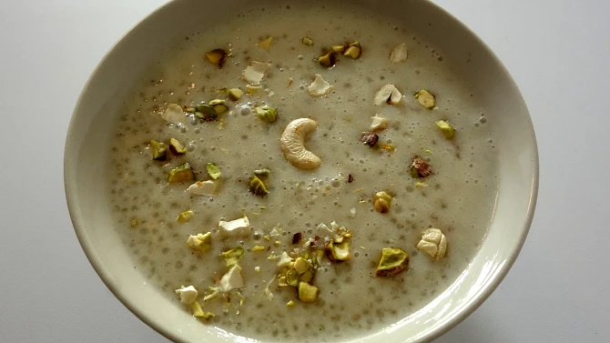 Sabudana kheer (indický dezert z tapiokových perliček)