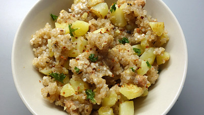 Sabudana khichdi (indické postní jídlo z tapiokových perliček)