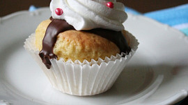Smetanové muffiny s čokoládou