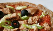 Štíhlá pizza, Tuňák, cibulka a parmezán