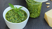 Bazalkové pesto stálezelené