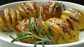 Bylinkové brambory pečené na hrubé soli