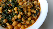 Chana saag (indická cizrna se špenátem)