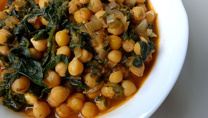 Chana saag (indická cizrna se špenátem)