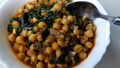 Chana saag (indická cizrna se špenátem)