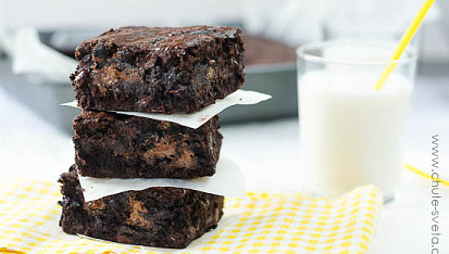 Čokoládové brownies s kousky čokolády