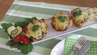 Cuketovo-bramborové muffiny se sýrem a slaninou