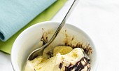 Domácí pravá vanilková zmrzlina