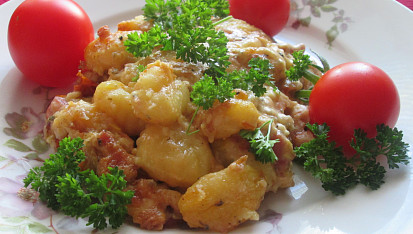 Gnocchi zapečené se smetanou, pórkem a anglickou slaninou