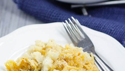 Gratinovaný květák se sýrovo-strouhankovou směsí