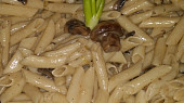 Houbovo-sýrová pánvička s penne