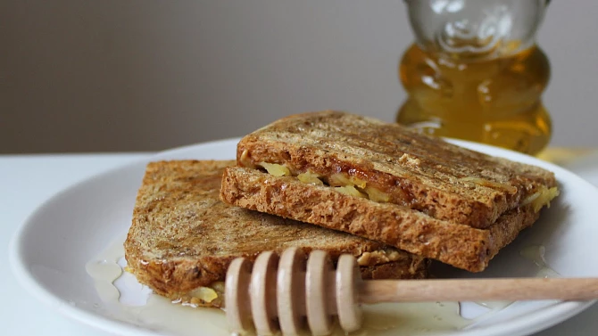 Jablečné toasty s medem