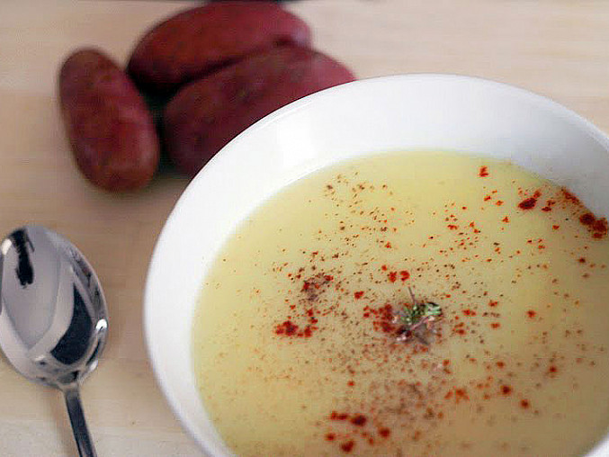Jednoduchá bramborovo-pórková polévka
