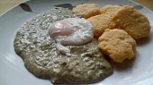 Listy červené řepy a là špenát s jáhlovo-batátovými dukátky