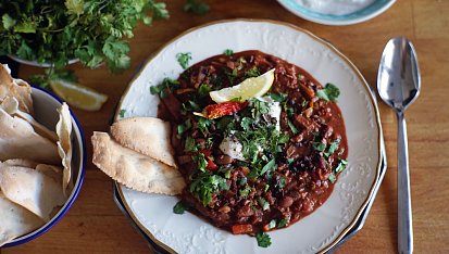 Luxusní chilli s ořechy a čokoládou