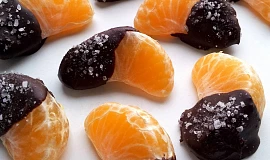 Mandarinky v hořké čokoládě s mořskou solí