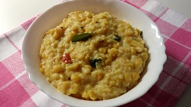 Matar dal khichdi (půlený žlutý hrách s rýží po indicku)