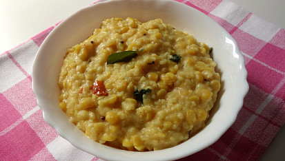 Matar dal khichdi (půlený žlutý hrách s rýží po indicku)