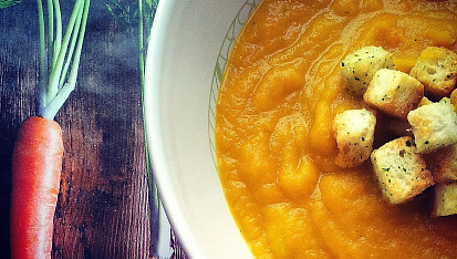 Mrkvová polévka s chilli a koriandrem