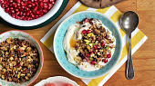 Ořechová granola s jogurtem z hedvábného tofu