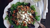 Podzimní quinoa s dýní, tempehem a cizrnou