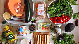 Podzimní quinoa s dýní, tempehem a cizrnou