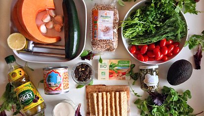 Podzimní quinoa s dýní, tempehem a cizrnou