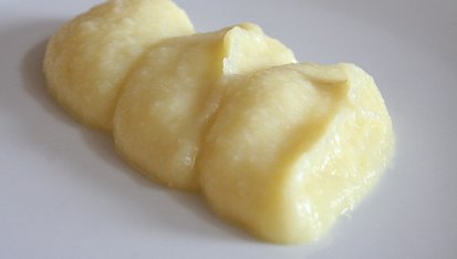 Pyré z kořenové petržele s vůní kokosu