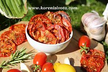 Rajčatové bylinkové chipsy s parmezánem