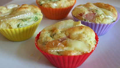 Slané muffiny s rukolou a šunkou