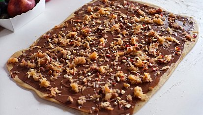 Švédské rolky s nutelou, ořechy a kardamomem