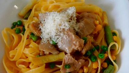 Tagliatelle, vepřové a parmazán