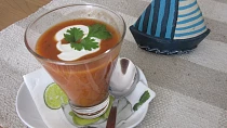 Tomatová polévka studená