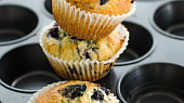 Velké borůvkové muffiny