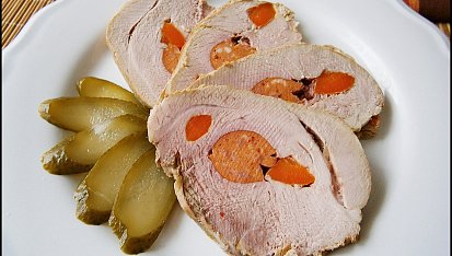 Vepřová kýta na smetaně bez mouky, Maso je chutné i bez omáčky, podávané po studenu nakrájené na tenké plátky