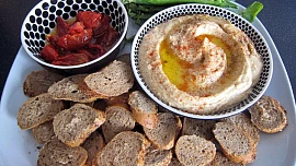 Základní hummus