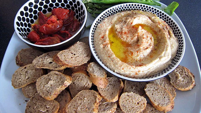 Základní hummus