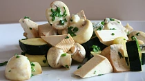 Žampiony dušené na víně s uzeným tofu