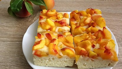 Bublanina s broskvemi bez lepku, mléka a vajec
