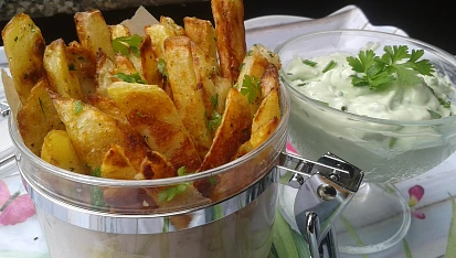 Česnekové hranolky s dipem Wasabi