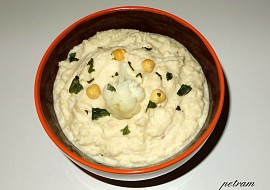 Hummus s květákem