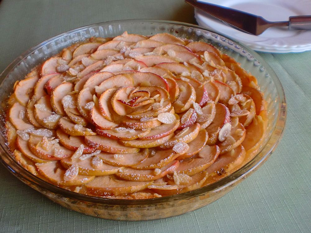 Jablečný koláč z mandlového těsta