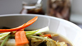 Japonská polévka miso s uzeným tofu