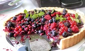 Letní koláč s lesním ovocem