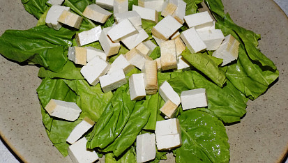 Mangoldový salát s tofu