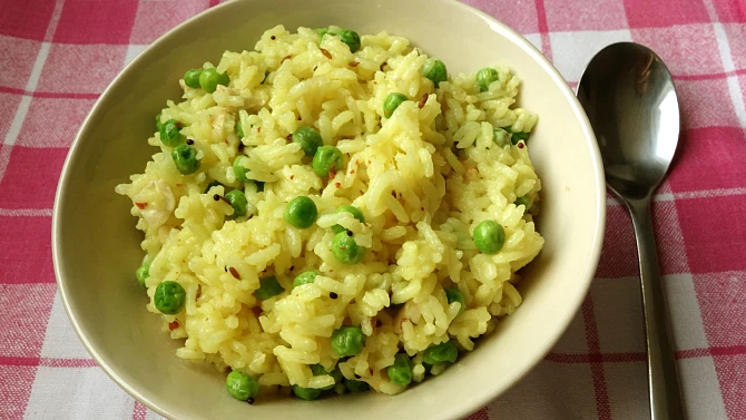 Matar pulao (indická rýže s hráškem)