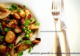 Opékané gnocchi se slaninou a houbami