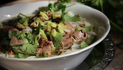 Pho bo tai  ( Phở bò tái )