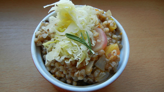 Pikantní pohanka s houbami