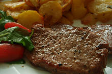 Rumpsteak s rukolovým salátem